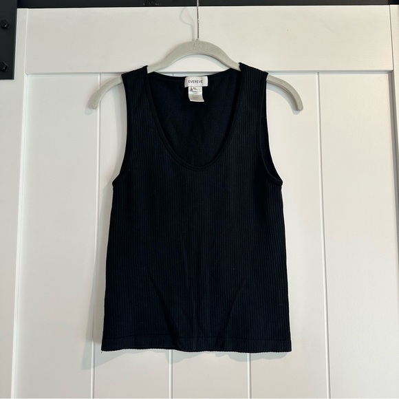 EVEREVE‎ Black Tank - Picture 1 of 5